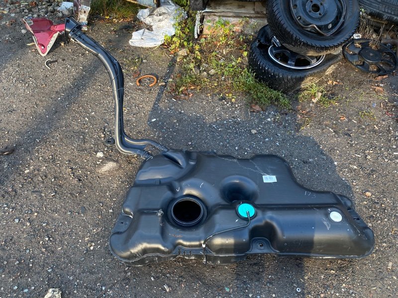 Топливный бак - фото 1