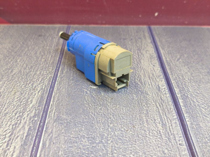 Датчик педали сцепления - фото 2