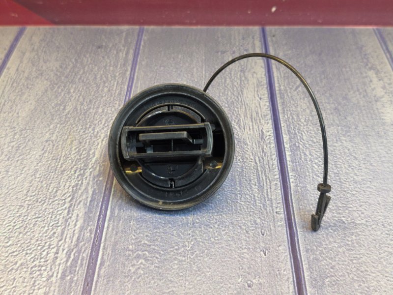 Крышка топливного бака - фото 8