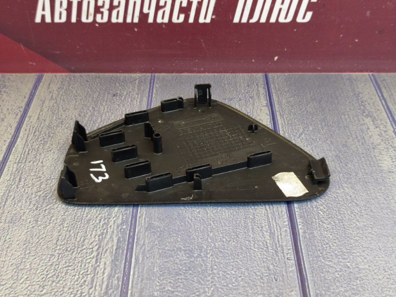 Крышка блока предохранителей - фото 8