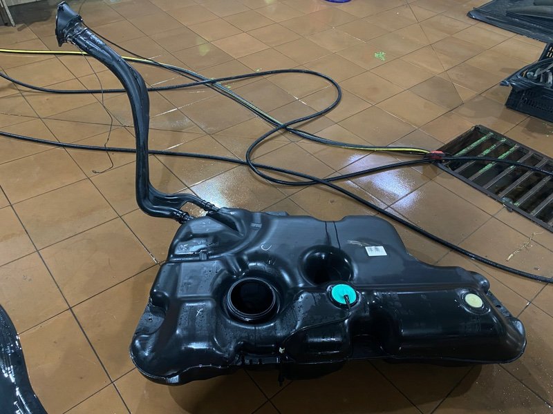 Топливный бак - фото 1