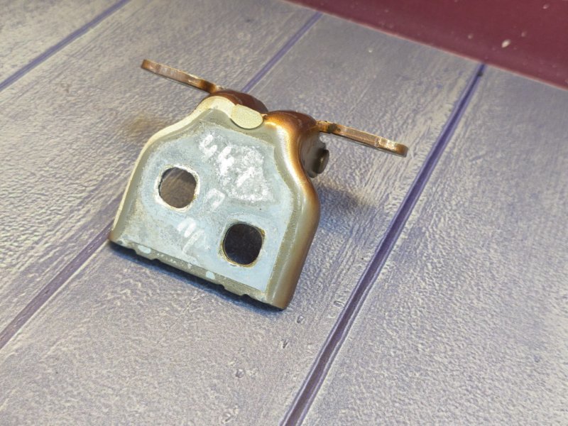 Петля     двери - фото 9