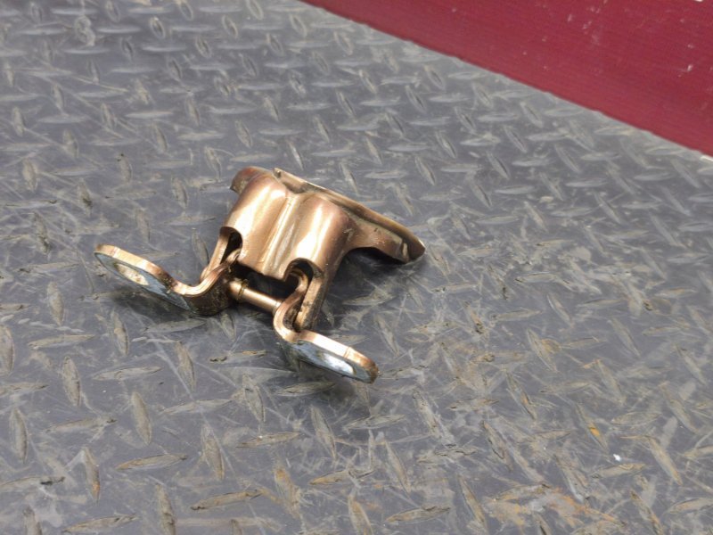 Петля     двери - фото 9