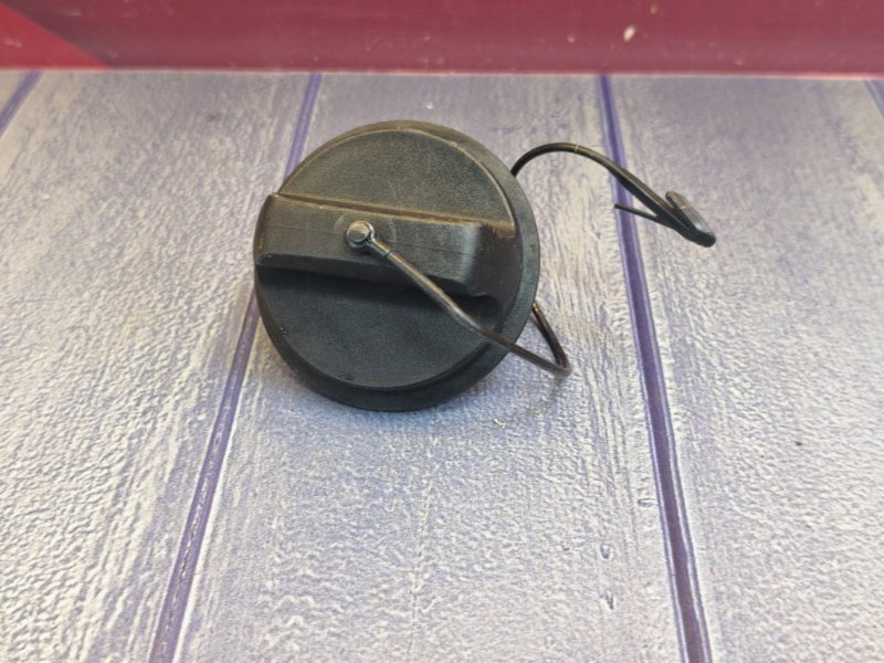 Крышка топливного бака - фото 3