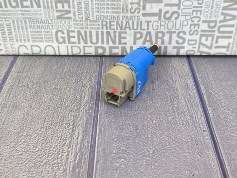 Датчик педали сцепления - фото 1