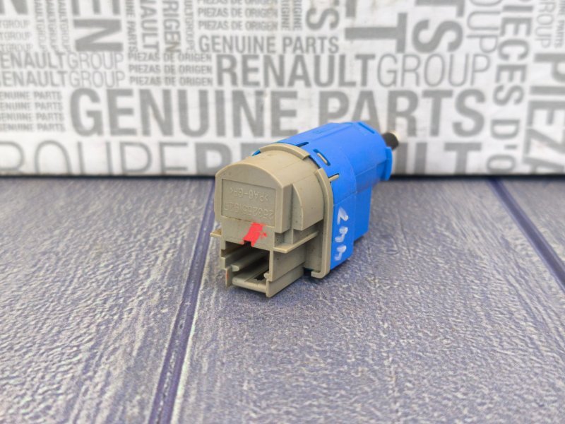 Датчик педали сцепления - фото 3