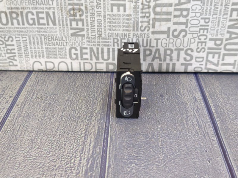 Кнопка корректора фар - фото 1