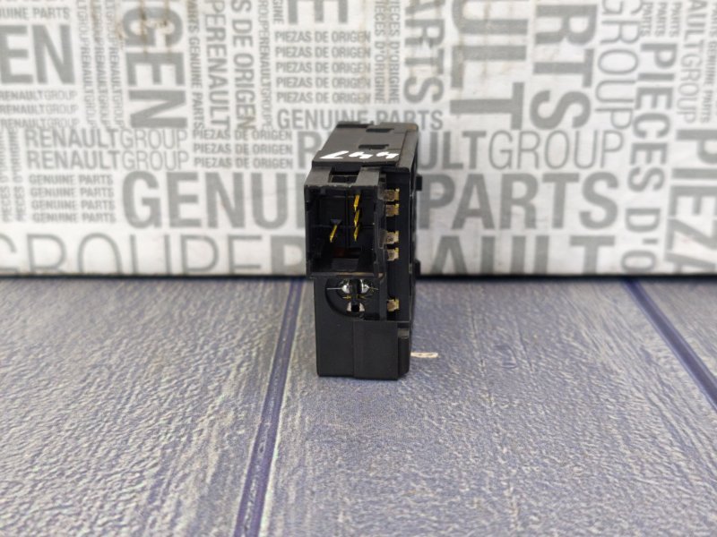 Кнопка корректора фар - фото 5