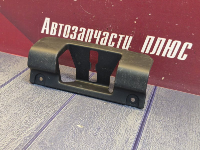 Накладка замка багажника - фото 3