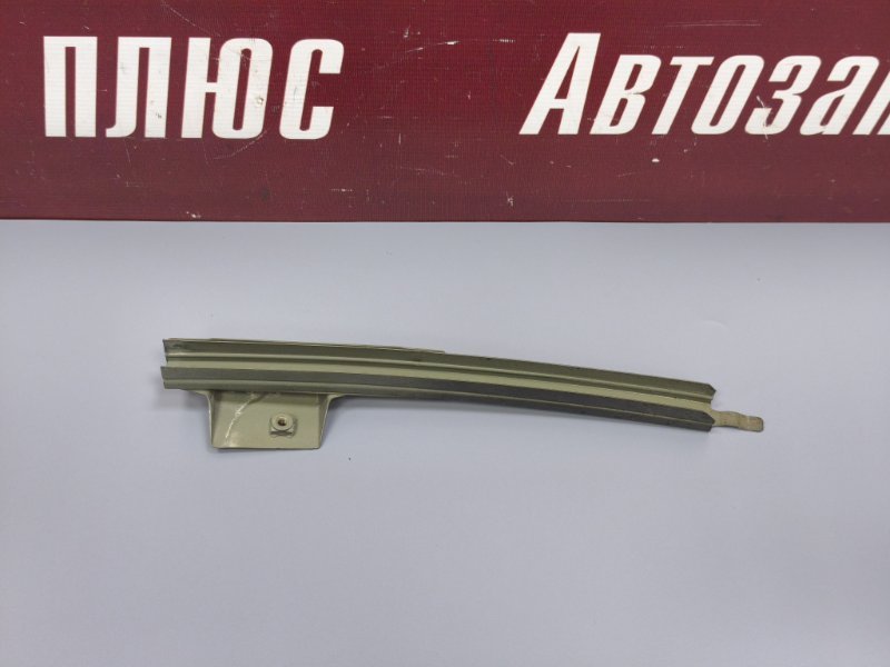 Направляющая стекла двери - фото 2