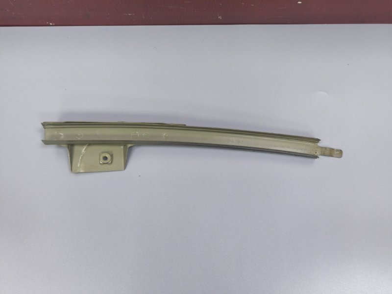 Направляющая стекла двери - фото 3