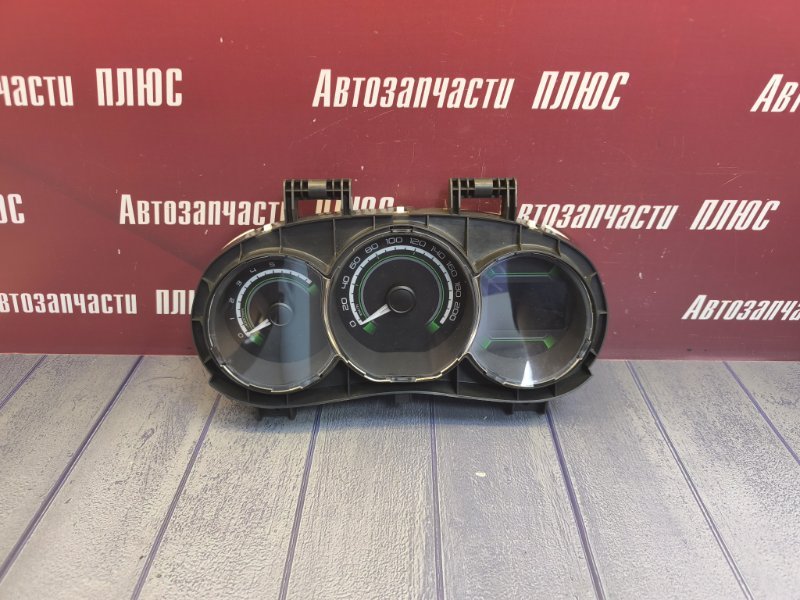 Щиток приборов - фото 1
