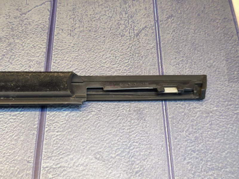 Уплотнитель стекла двери внешний - фото 9