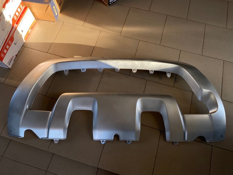 Накладка переднего бампера - фото 1