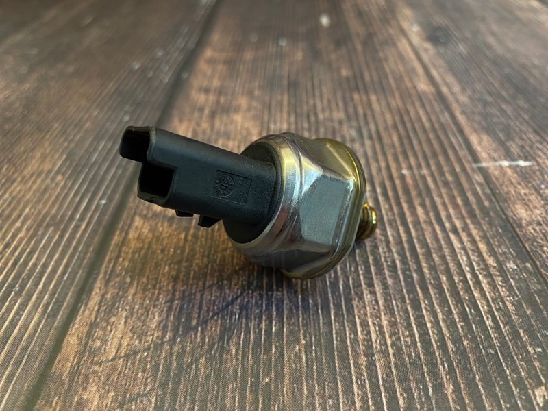 Датчик давления топлива - фото 1