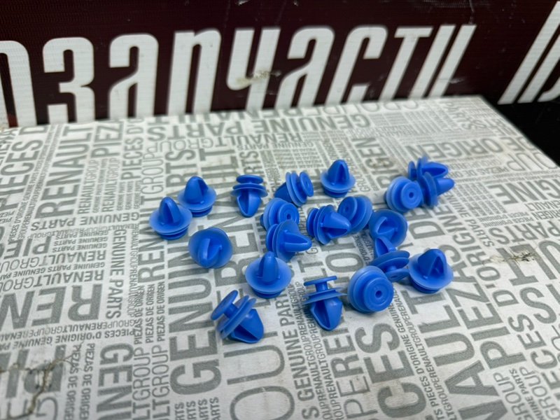 Клипса обшивки двери - фото 2